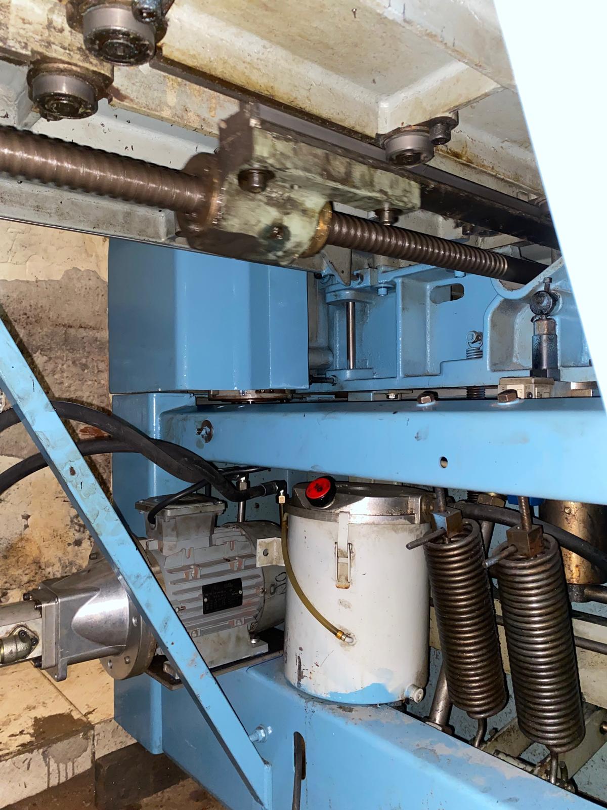 Wohlenberg 76 cm Guillotine Paper Cutting Machine – 2000 Model